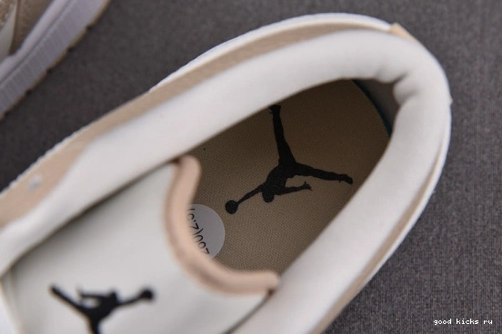 Rattan Low Sail Red Jordan SE FB7168-121 1 FB7168-121 University 0211